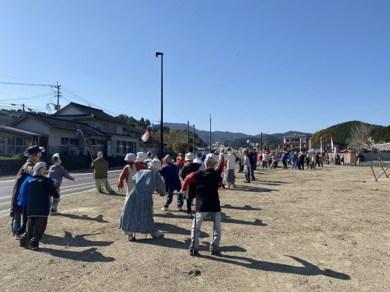 道の駅宮地岳かかしの里