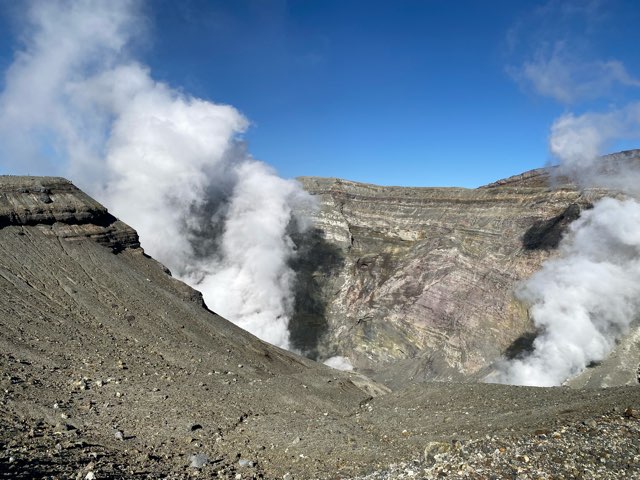 阿蘇火山火口