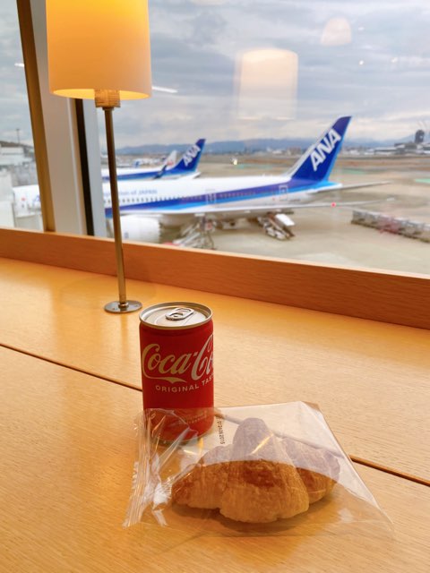 TSUTAYA福岡空港店カフェラウンジ