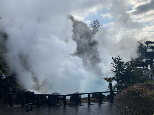 別府地獄めぐり海地獄