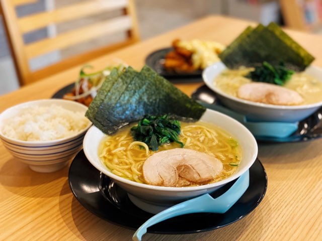 横浜家系ラーメン白金家浜線バイパス店