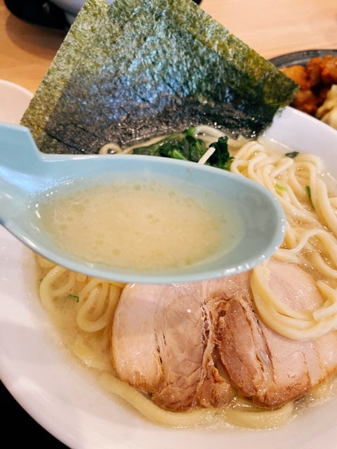 横浜家系ラーメン白金家浜線バイパス店