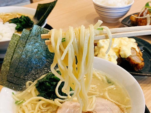 横浜家系ラーメン白金家浜線バイパス店