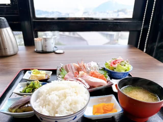お食事処燈