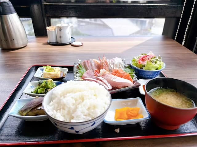 お食事処燈