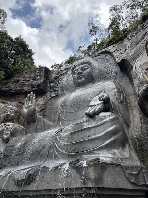 摩崖の里大島石仏山