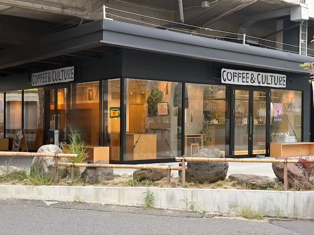 10 COFFEE BREWERS 別府駅高架下店